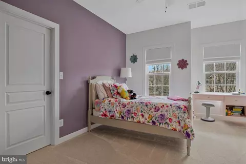 Bedroom - 4240 Sweet Leaf Ln, Edgewater, MD 21037 photo 4 of 9