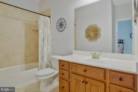 Bath - 4240 Sweet Leaf Ln, Edgewater, MD 21037 photo 3 of 4