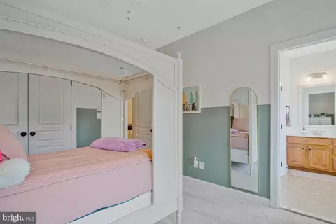 Bedroom - 4240 Sweet Leaf Ln, Edgewater, MD 21037 photo 6 of 9