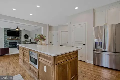 Kitchen - 4240 Sweet Leaf Ln, Edgewater, MD 21037 photo 4 of 5