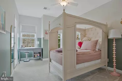 Bedroom - 4240 Sweet Leaf Ln, Edgewater, MD 21037 photo 7 of 9