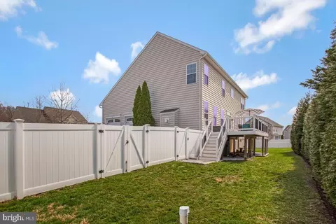 Exterior - 4240 Sweet Leaf Ln, Edgewater, MD 21037 photo 6 of 7