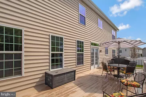 Exterior - 4240 Sweet Leaf Ln, Edgewater, MD 21037 photo 4 of 7