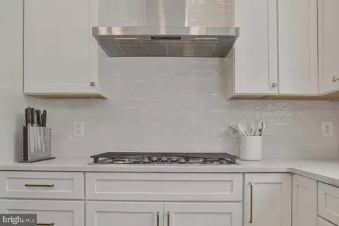Kitchen - 4240 Sweet Leaf Ln, Edgewater, MD 21037 photo 3 of 5