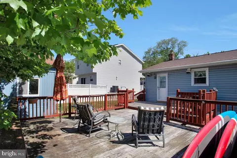 Exterior - 3714 3rd Ave, Edgewater, MD 21037 photo 3 of 8