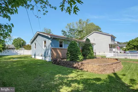 Exterior - 3714 3rd Ave, Edgewater, MD 21037 photo 2 of 8