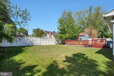 Exterior - 3714 3rd Ave, Edgewater, MD 21037 photo 7 of 8