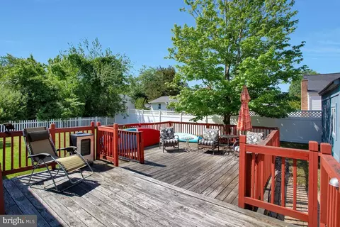 Exterior - 3714 3rd Ave, Edgewater, MD 21037 photo 4 of 8