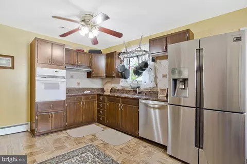 Kitchen - 3714 3rd Ave, Edgewater, MD 21037 photo 1 of 3