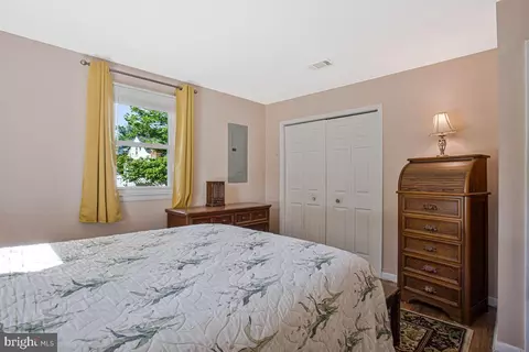 Bedroom - 3714 3rd Ave, Edgewater, MD 21037 photo 2 of 5