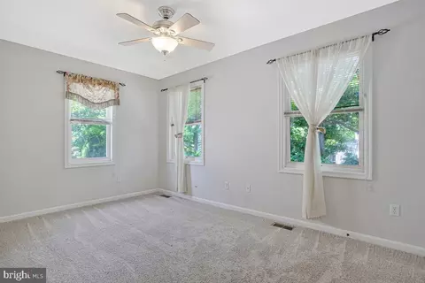 Bedroom - 1617 Hilltop Rd, Edgewater, MD 21037 photo 4 of 8
