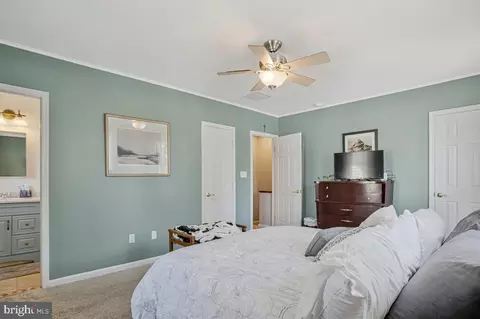 Bedroom - 1617 Hilltop Rd, Edgewater, MD 21037 photo 2 of 8