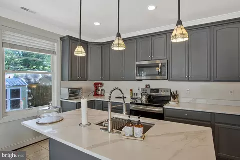 Kitchen - 1617 Hilltop Rd, Edgewater, MD 21037 photo 3 of 4