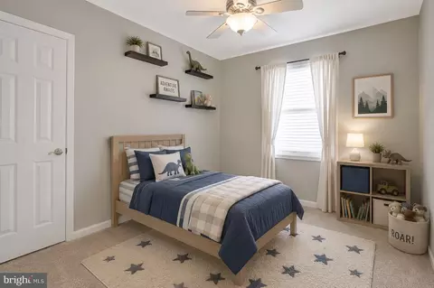 Bedroom - 1617 Hilltop Rd, Edgewater, MD 21037 photo 6 of 8