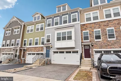 945 Thurston Ln, Glen Burnie, MD 21060