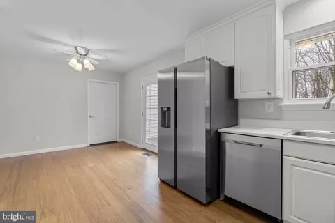 Entry Way - 7818 Metacomet Rd, Hanover, MD 21076 photo 5 of 9