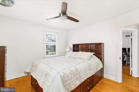 Bedroom - 7803 Linthicum Rd, Pasadena, MD 21122 photo 11 of 11