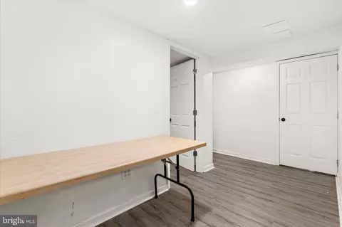Entry Way - 7803 Linthicum Rd, Pasadena, MD 21122 photo 5 of 7