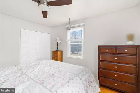 Bedroom - 7803 Linthicum Rd, Pasadena, MD 21122 photo 10 of 11