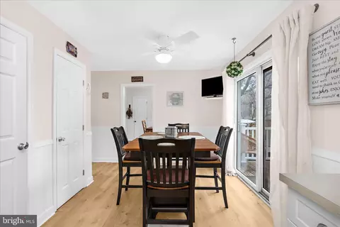 Dining - 7803 Linthicum Rd, Pasadena, MD 21122 photo 4 of 4