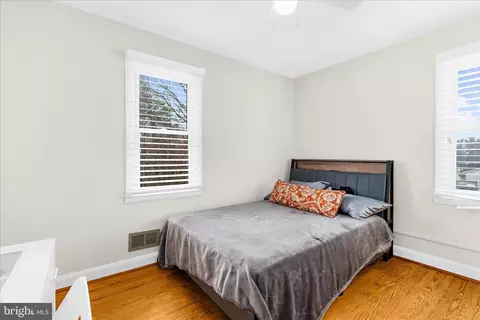 Bedroom - 7803 Linthicum Rd, Pasadena, MD 21122 photo 5 of 11