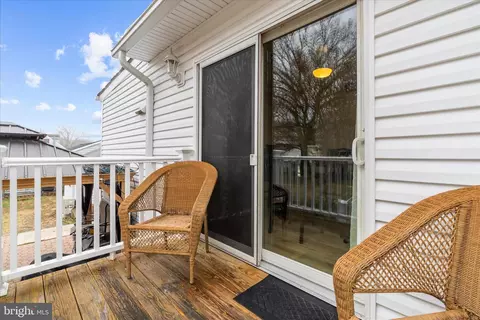 Exterior - 7803 Linthicum Rd, Pasadena, MD 21122 photo 5 of 17