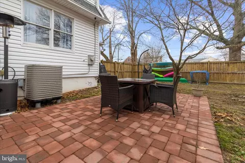 Exterior - 7803 Linthicum Rd, Pasadena, MD 21122 photo 11 of 17