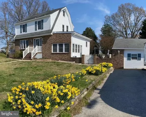 Exterior - 7803 Linthicum Rd, Pasadena, MD 21122 photo 1 of 17