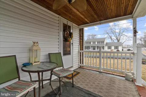 Exterior - 7803 Linthicum Rd, Pasadena, MD 21122 photo 4 of 17