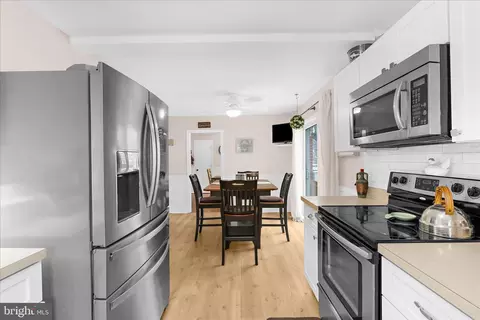 Kitchen - 7803 Linthicum Rd, Pasadena, MD 21122 photo 3 of 3