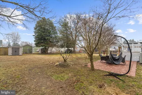Exterior - 7803 Linthicum Rd, Pasadena, MD 21122 photo 13 of 17