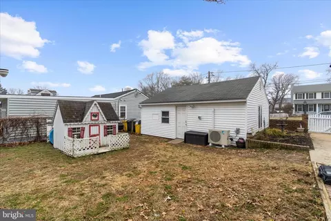 Exterior - 7803 Linthicum Rd, Pasadena, MD 21122 photo 2 of 17