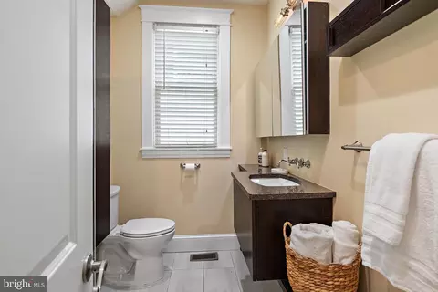 Bath - 13 German St, Annapolis, MD 21401 photo 1 of 7