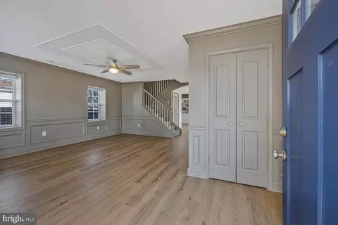 Entry Way - 941 8th St, Pasadena, MD 21122 photo 1 of 9