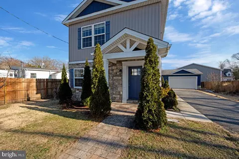 Exterior - 941 8th St, Pasadena, MD 21122 photo 2 of 9
