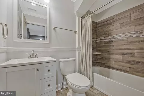 Bath - 941 8th St, Pasadena, MD 21122 photo 2 of 2