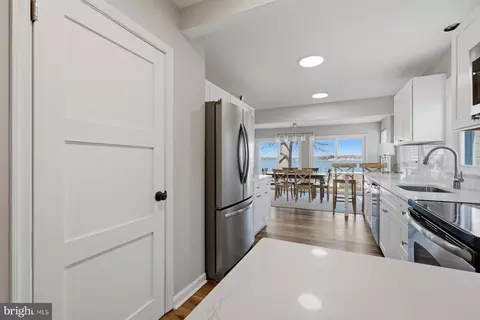 Kitchen - 3476 S River Ter, Edgewater, MD 21037 photo 2 of 2