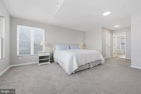 Bedroom - 3476 S River Ter, Edgewater, MD 21037 photo 3 of 7