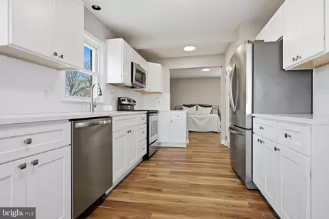 Kitchen - 3476 S River Ter, Edgewater, MD 21037 photo 1 of 2