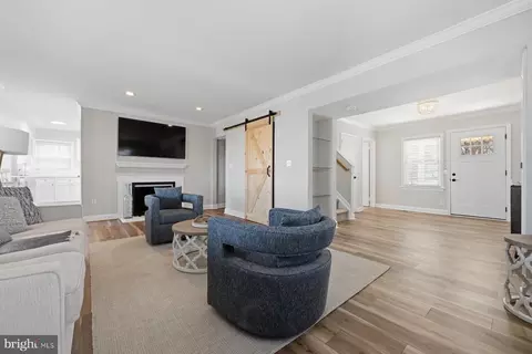 Entry Way - 3476 S River Ter, Edgewater, MD 21037 photo 4 of 6
