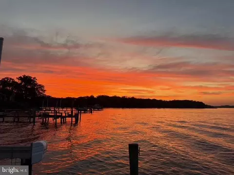 View/Area - 3476 S River Ter, Edgewater, MD 21037 photo 4 of 14