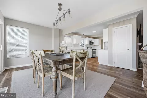 Dining - 3476 S River Ter, Edgewater, MD 21037 photo 4 of 5
