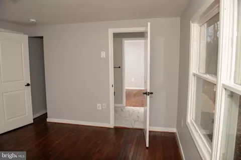 Entry Way - 4785 Mountain Rd, Pasadena, MD 21122 photo 14 of 14