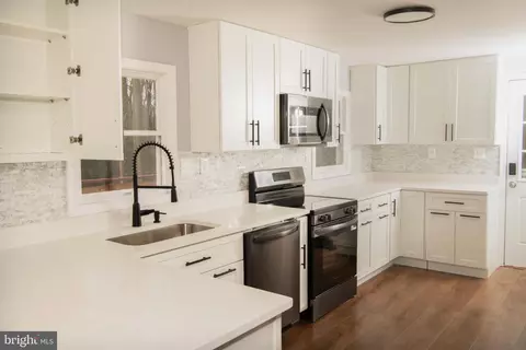 Kitchen - 4785 Mountain Rd, Pasadena, MD 21122 photo 1 of 2