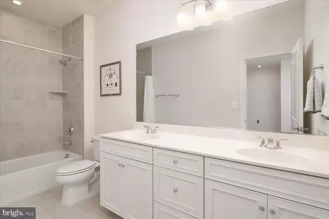 Bath - 2845 Broad Wing Dr, Odenton, MD 21113 photo 2 of 4