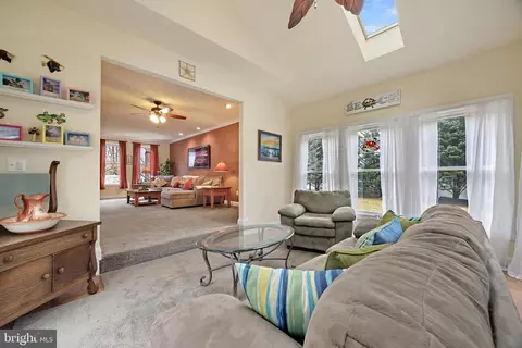415 Metropolitan Blvd, Pasadena, MD 21122 photo 13