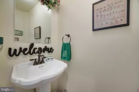 415 Metropolitan Blvd, Pasadena, MD 21122 photo 23
