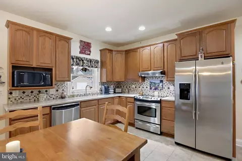 415 Metropolitan Blvd, Pasadena, MD 21122 photo 18
