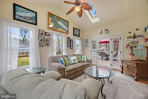 415 Metropolitan Blvd, Pasadena, MD 21122 photo 12