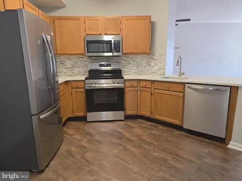 Kitchen - 1683 Fallowfield Ct, Crofton, MD 21114 photo 2 of 4